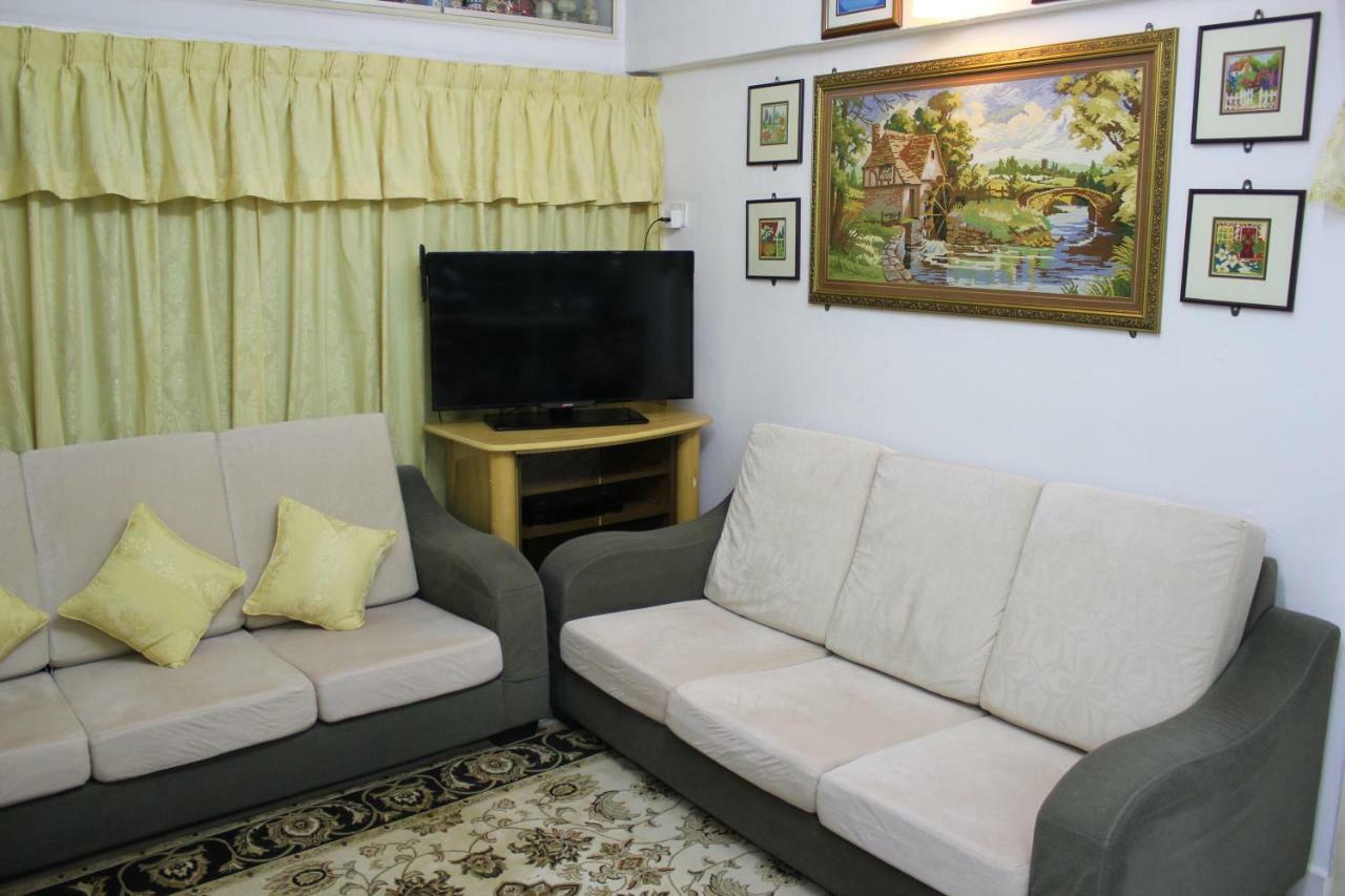 Macallum Budget Muslim Homestay จอร์จทาวน์ ภายนอก รูปภาพ